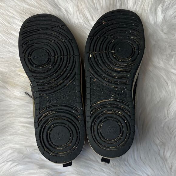 Nike Boys Court Borough Low Sneakers Black & Gold Size 7 YOUTH - Picture 8 of 8
